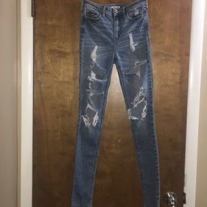 Hollister distressed skinny jeans size 00